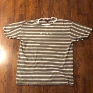 Medium W L K N Canada Green Red and White T-Shirt